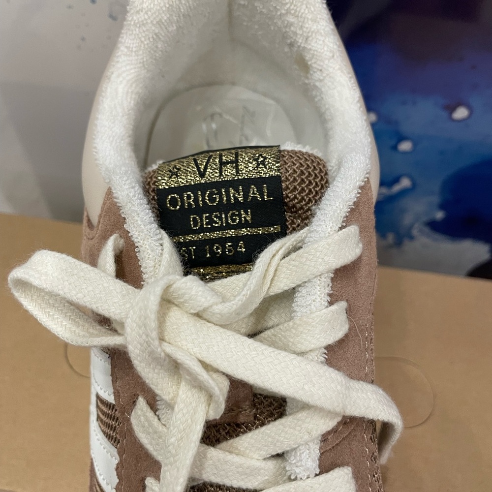 Vintage Havana Cosmic Sneakers - Picture 3 of 5